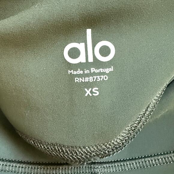 Alo Yoga Womens Warrior Leggings Green Size XS Extra Small Gym Workout Y… - Picture 9 of 9